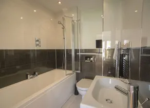 Beautifully decorated \"Sea Shack\", with large sun roof terrace and large private hot tub. - Image 5