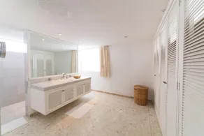Beautiful Villa Aldila with Direct Beach Access in Acapulco - Image 3