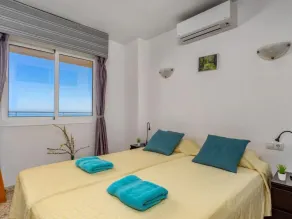 Malaga Sunshine Rentals - Beach Front Penthouse - Fuengirola - Image 5