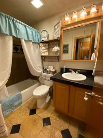 Multi-Level Family Home w/ Hot Tub, Theater & Games - Image 5
