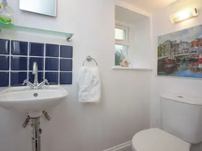 3 Bed in Mevagissey oc-vaview - Image 4