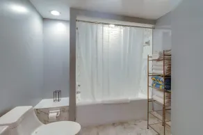 Invitant condo avec piscine et accès à la plage - Image 4