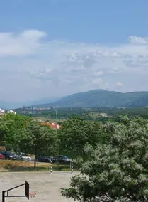 Close the historic centre, overlooking Jerte Valley - Image 2