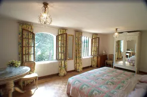 Unique hilltop villa in Provence, stunning private pool, 6+bdrms + optional gite - Image 4