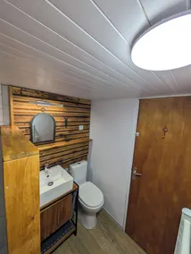 Colorful, self-contained Père Castor apartment in the center of Molines - Image 4