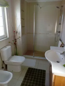 Villa de luxe avec piscine, Internet + 3 salles de bains - Image 3