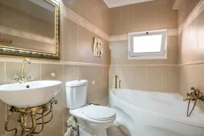 Loris Residence - Image 4