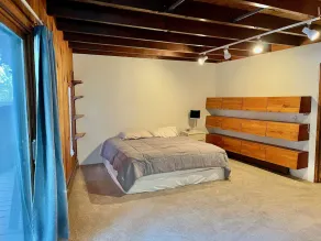Lake cabin - Image 5
