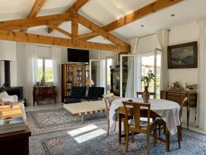 Villa destiné à 6 personnes sur 1000m2 de terrain arboré avec piscine. - Image 4