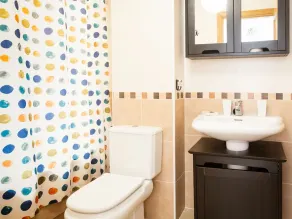 Smuk lejlighed for 5 gæster med klimaanlæg, WIFI, TV og terrasse - Image 2