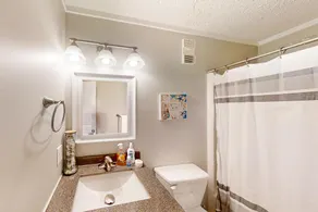 Modern condo in oceanfront building with pools, hot tubs, arcade, & beach access - Image 4