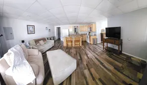Cozy 1Bedroom in the heart of Historical Downtown Medford - Image 5