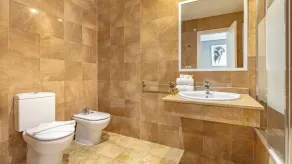 Renovado alojamento, Golden Mile, a pé da praia. - Image 3