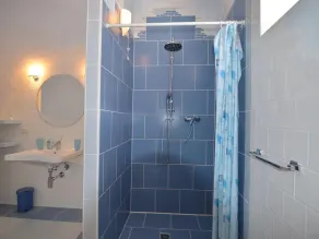 Cozy Couples Getaway w/ wifi - Image 3