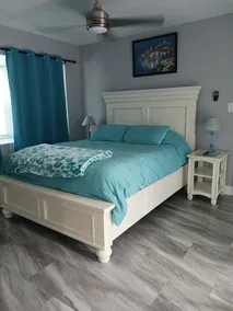 Palm Tree Paradise, 3 bed 3 baths, family & pets welcome few miles to Beaches - Image 2