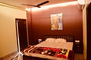 Avys G1 #Agra #India #Clean &Safe#2min Radhasoami Temple #3BHK Flat #City Center - Image 5