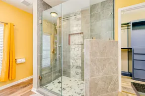 Dog-friendly apartment with central AC & washer/dryer - snowbirds welcome - Image 4
