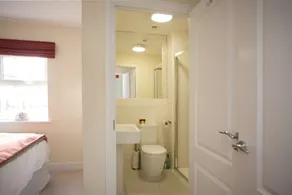 DBS Serviced Apartments - The Stretton - Image 4