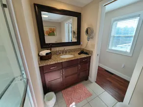 Lake Lovers Getaway, Lake Front Home with 3 Master Suites, Docks and Boat Launch - Image 4