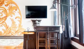 Luxury Apartment w/ KING Bed on Market Street in the Heart of Historic Frederick - Image 3