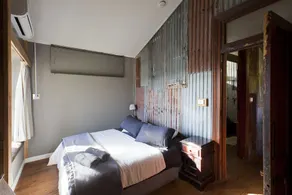 3 bedroom eco house on 160 acre property with private garden and river frontage - Image 5
