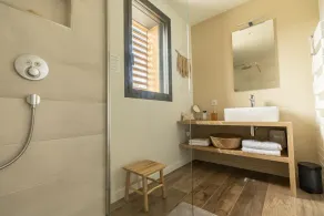 Maison Bord de Mer, Piscine Naturelle Chauffée, spa - Image 5