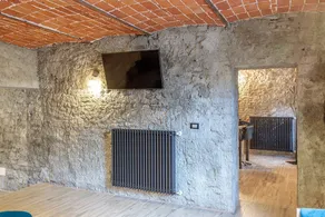 Villa 'Cascina Liebe Con Idromassaggio' com jardim privado, Wi-Fi e ar condicionado - Image 4