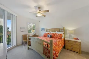 Regatta Resort, Vanderbilt Beach, Naples, 6 minute walk to beach - Image 4