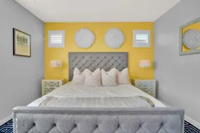The Monroe~2.5 Mi to Festivals, 5Bd 3 Bth, Amazing Pool & Backyard! Indoor Gym w A/C! Games! EV Char - Image 4