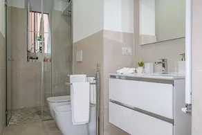 Historic apartment near St. Peter's and the Vatican museums. Metro 2min walk - Image 3