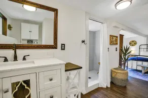 Private Romantic Escape, Hidden Gem w/ Hot Tub, and Waterfall - Image 2