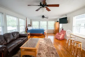 GilligansIslandResort.com White Lake Waterfront Cottage Pier w/boat access pool - Image 4