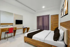 Deluxe Hotel Jay Shankar - Image 4