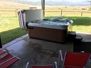 Remote ranch house on 93 acres in the peaceful Indianola Valley! Sleeps 30 - Image 4