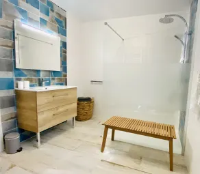 Vacation rental for 2 to 8 people with a large private pool - Image 2
