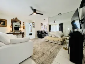 Charming Residential Home with heated outdoor pool, clean and cozy - Image 2
