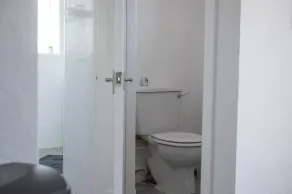 2-bedroom- Stoke-on-Trent-Sleeps 5-PetsOk - Image 3