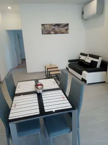 Apartment with garden and freestanding pool - Image 5
