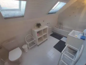 Holiday home with wifi and air conditioning - Image 5
