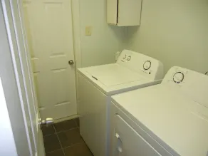3 BEDROOM 2 BATH ON THE WATER - Image 2