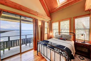 Lakefront property w/boat lift - Image 5