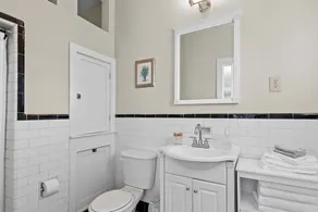 Classic Loft in Downtown Auburn, Alabama! LOCATION! - Image 2