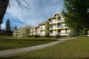 Confortevole monolocale, balcone esposto a est, splendida vista sulla natura, cantina, parcheggio. - Image 5
