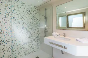 Apartment 'Aquamarina 5' with Shared Pool, Wi-Fi, and Air Conditioning - Image 4