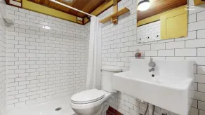 The Douglas Boathouse! Amazing location/ Sleeps 20 in comfort/ all ages friendly - Image 3