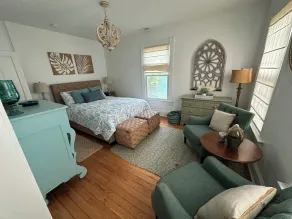 Renovated Gem: Walk to Beach, Historic District Shops, Restaurants, Central Park - Image 5