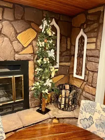 Charming cozy lake cabin, 300 yds from Lake Texoma beach, fishing, boat ramp! - Image 3