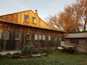 Quirky house created around a Victorian railway carriage, close to a quiet beach - Image 3