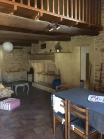 Très jolie Maison en pierre au cœur du village de Vers Pont du Gard - Image 4