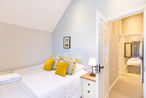 Traditional stone cottage in Hurdlow, sleeps up to 8 guests in 4 bedrooms. - Image 2